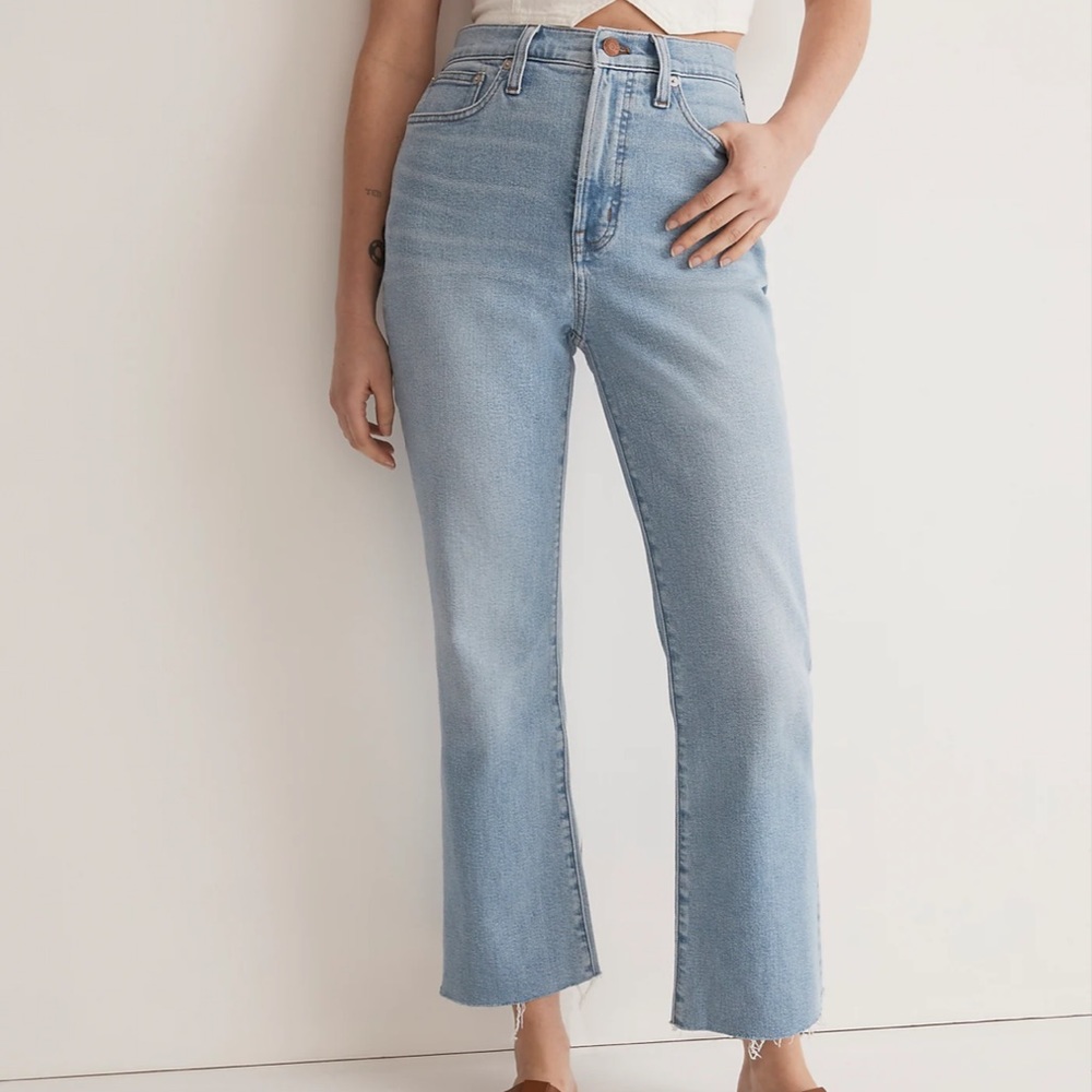 Madewell The Perfect Vintage Flare Crop Jean in Crester Wash: Raw Hem Edition